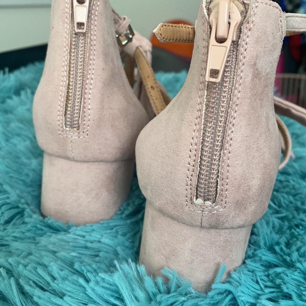 Cute Sandals - Picture 4 of 4